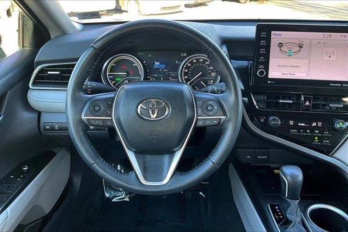 2022 Toyota Camry Hybrid XLE