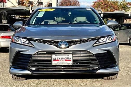 2022 Toyota Camry Hybrid XLE