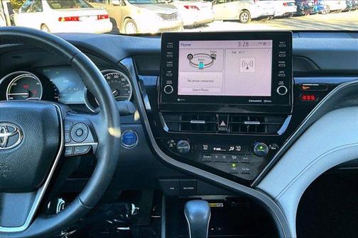 2022 Toyota Camry Hybrid XLE