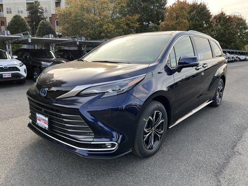 2025 Toyota Sienna Platinum 7 Passenger