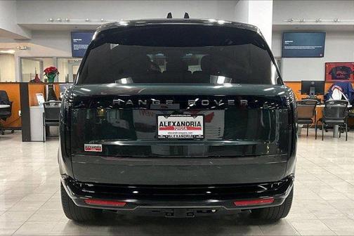 2025 Land Rover Range Rover P400 SE
