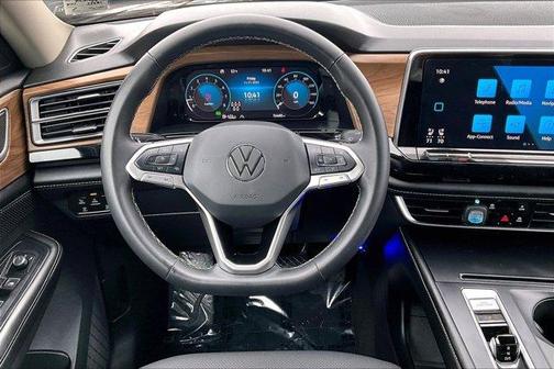 2024 Volkswagen Atlas 2.0T SE