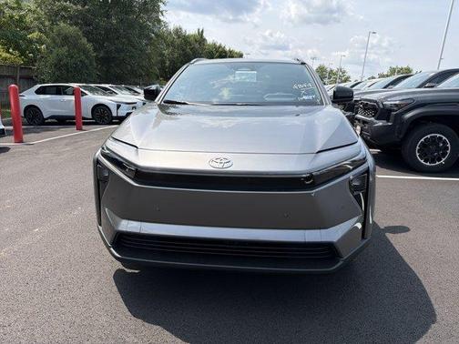 Metal 2026 Toyota bZ XLE PLUS