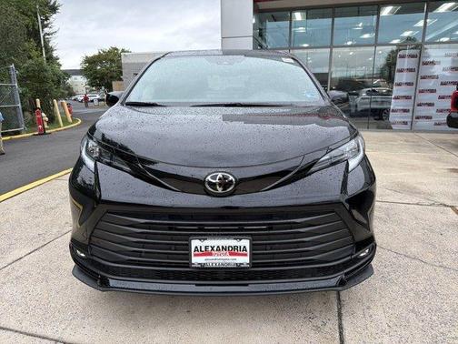 2026 Toyota Sienna Woodland Edition