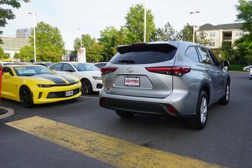 2023 Toyota Highlander LE