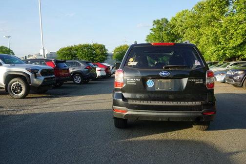 Crystal Black Silica 2014 Subaru Forester 2.5i Premium