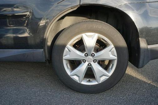 Crystal Black Silica 2014 Subaru Forester 2.5i Premium