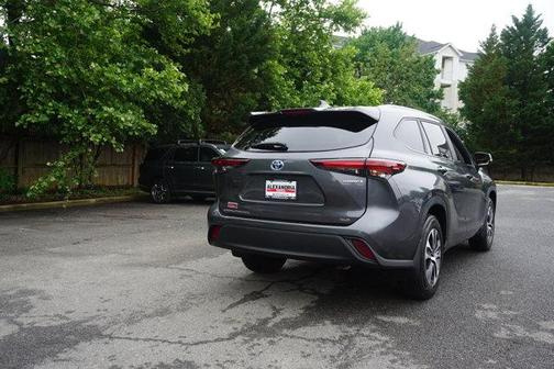 2024 Toyota Highlander Hybrid XLE