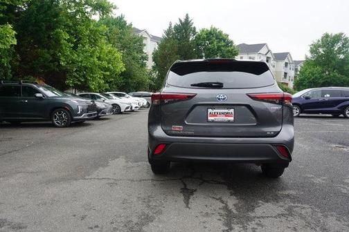 2024 Toyota Highlander Hybrid XLE