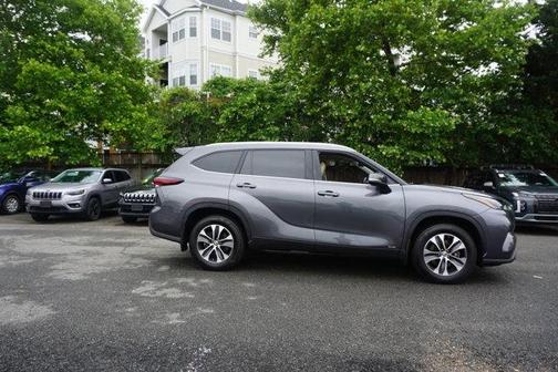 2024 Toyota Highlander Hybrid XLE