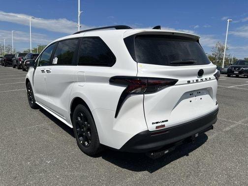 Ice 2026 Toyota Sienna XLE
