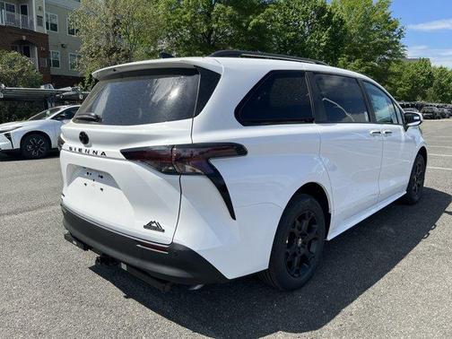 Ice 2026 Toyota Sienna XLE