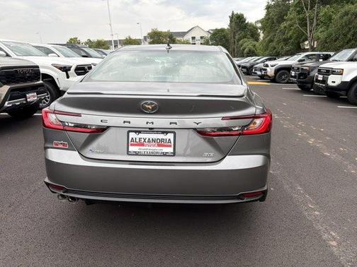 Metal 2026 Toyota Camry SE