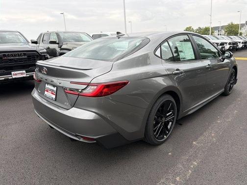 Metal 2026 Toyota Camry SE