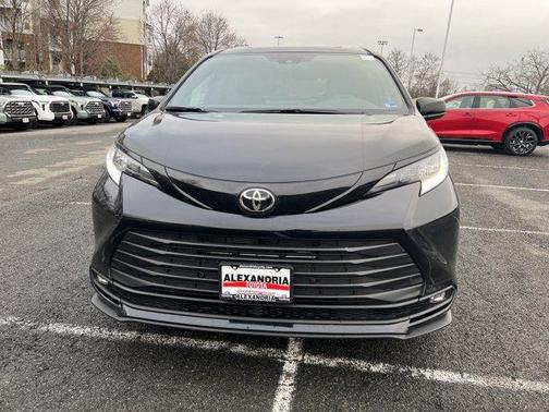 2026 Toyota Sienna Woodland Edition