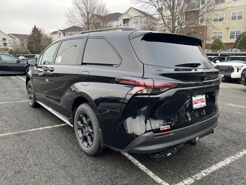 2026 Toyota Sienna Woodland Edition