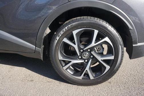 2022 Toyota C-HR XLE