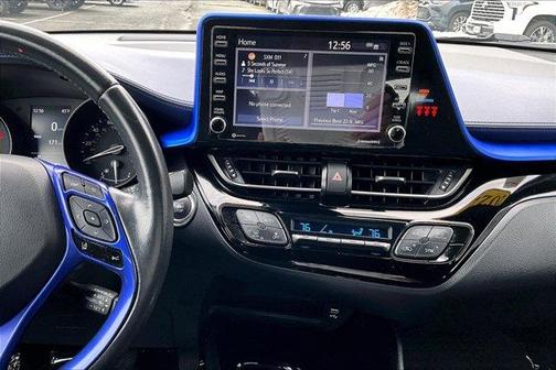 2022 Toyota C-HR XLE