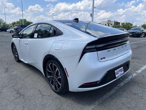 Wind Chill Pearl 2026 Toyota Prius Plug-In Hybrid XSE