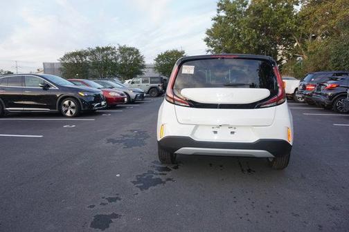 Snow White Pearl 2024 Kia Soul LX