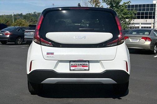 Snow White Pearl 2024 Kia Soul LX