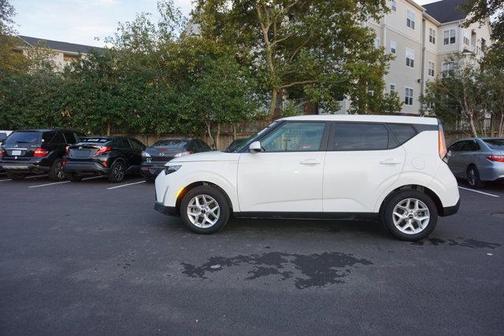 Snow White Pearl 2024 Kia Soul LX