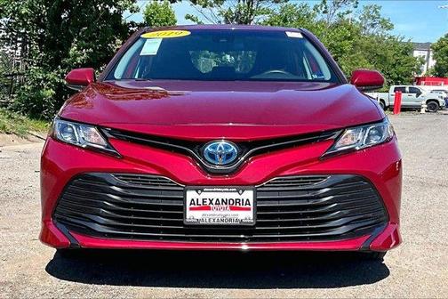 2019 Toyota Camry Hybrid LE