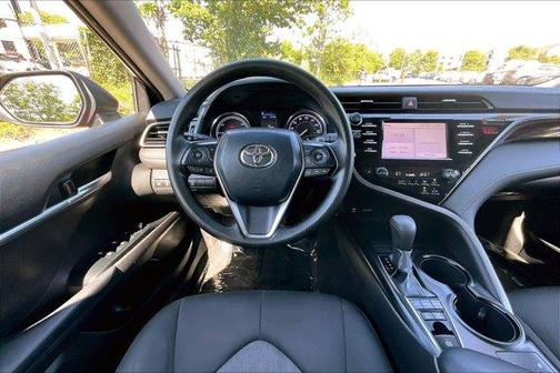 2019 Toyota Camry Hybrid LE