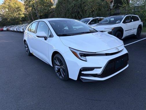 Ice 2027 Toyota Corolla SE