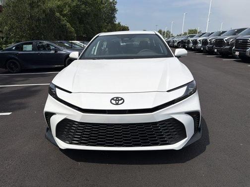 Ice 2026 Toyota Camry SE