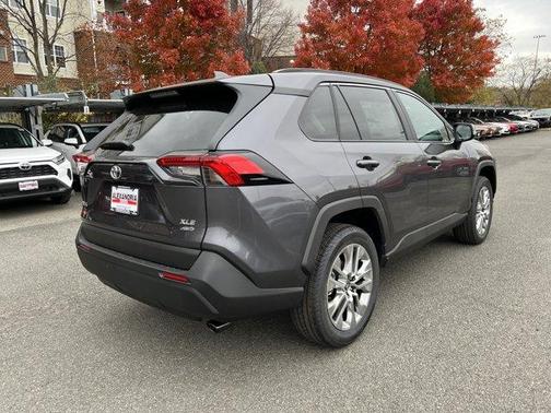 2025 Toyota RAV4 XLE Premium