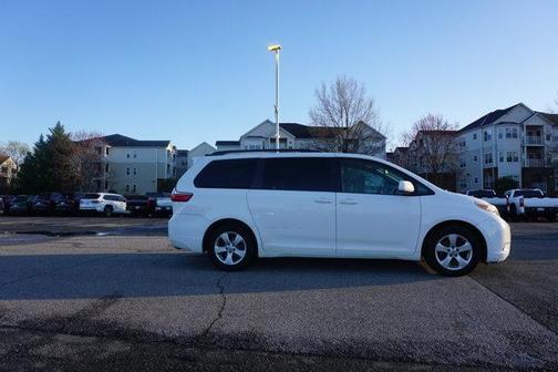 2015 Toyota Sienna LE