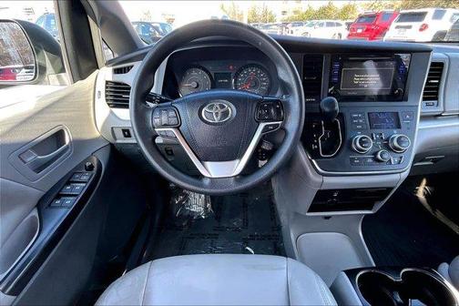 2015 Toyota Sienna LE