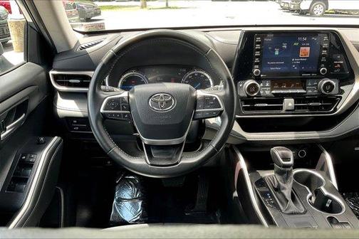 2022 Toyota Highlander Hybrid 