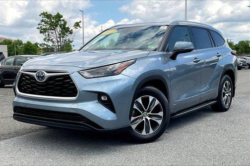 2022 Toyota Highlander Hybrid 