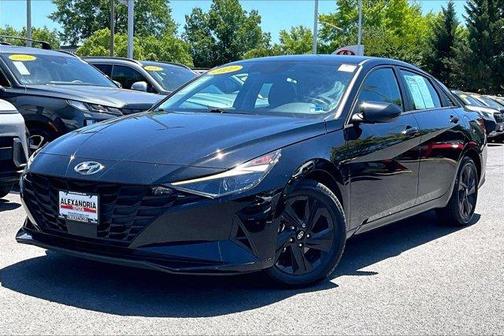 Phantom Black 2022 Hyundai ELANTRA SEL