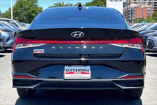 Phantom Black 2022 Hyundai ELANTRA SEL