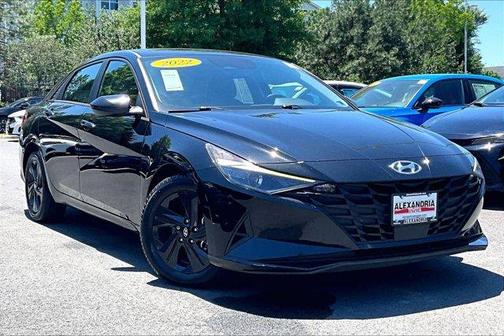Phantom Black 2022 Hyundai ELANTRA SEL