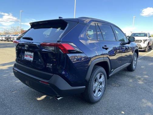 2025 Toyota RAV4 Hybrid XLE
