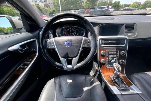 Seashell Metallic 2015 Volvo V60 T5 Platinum