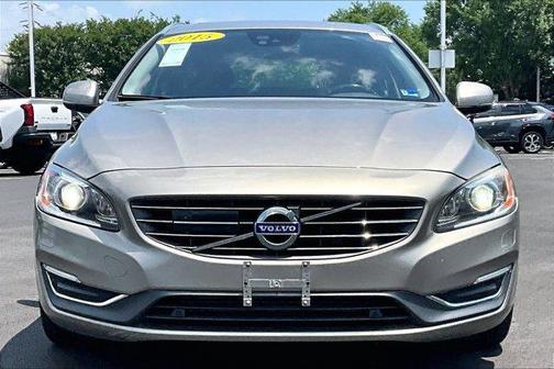 Seashell Metallic 2015 Volvo V60 T5 Platinum