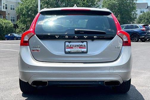 Seashell Metallic 2015 Volvo V60 T5 Platinum