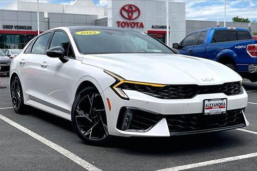 Snow White Pearl 2025 Kia K5 GT-Line