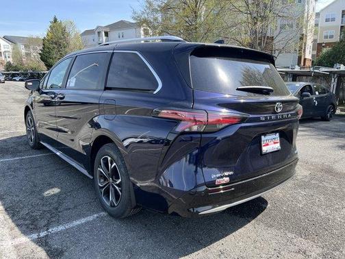 Platinum 2026 Toyota Sienna Platinum 7 Passenger