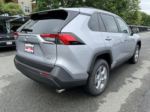 2025 Toyota RAV4 Hybrid XLE