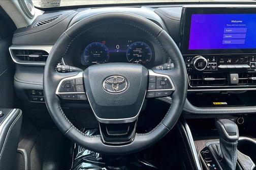2023 Toyota Highlander Platinum