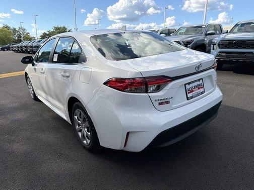 Ice 2026 Toyota Corolla LE