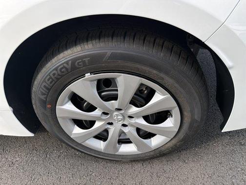 Ice 2026 Toyota Corolla LE