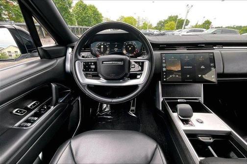 Fuji White 2024 Land Rover Range Rover P530 SE