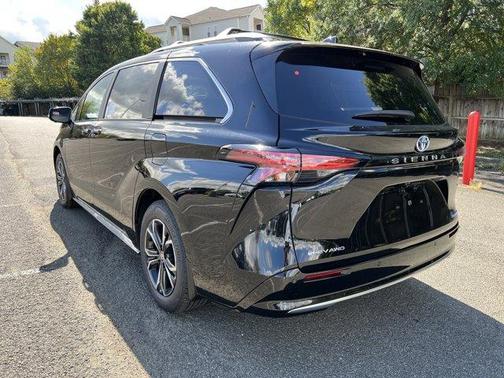 2025 Toyota Sienna Platinum 7 Passenger